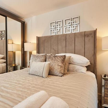 Deluxe River Canal View & Free Secure Parking! 리즈 외부 사진