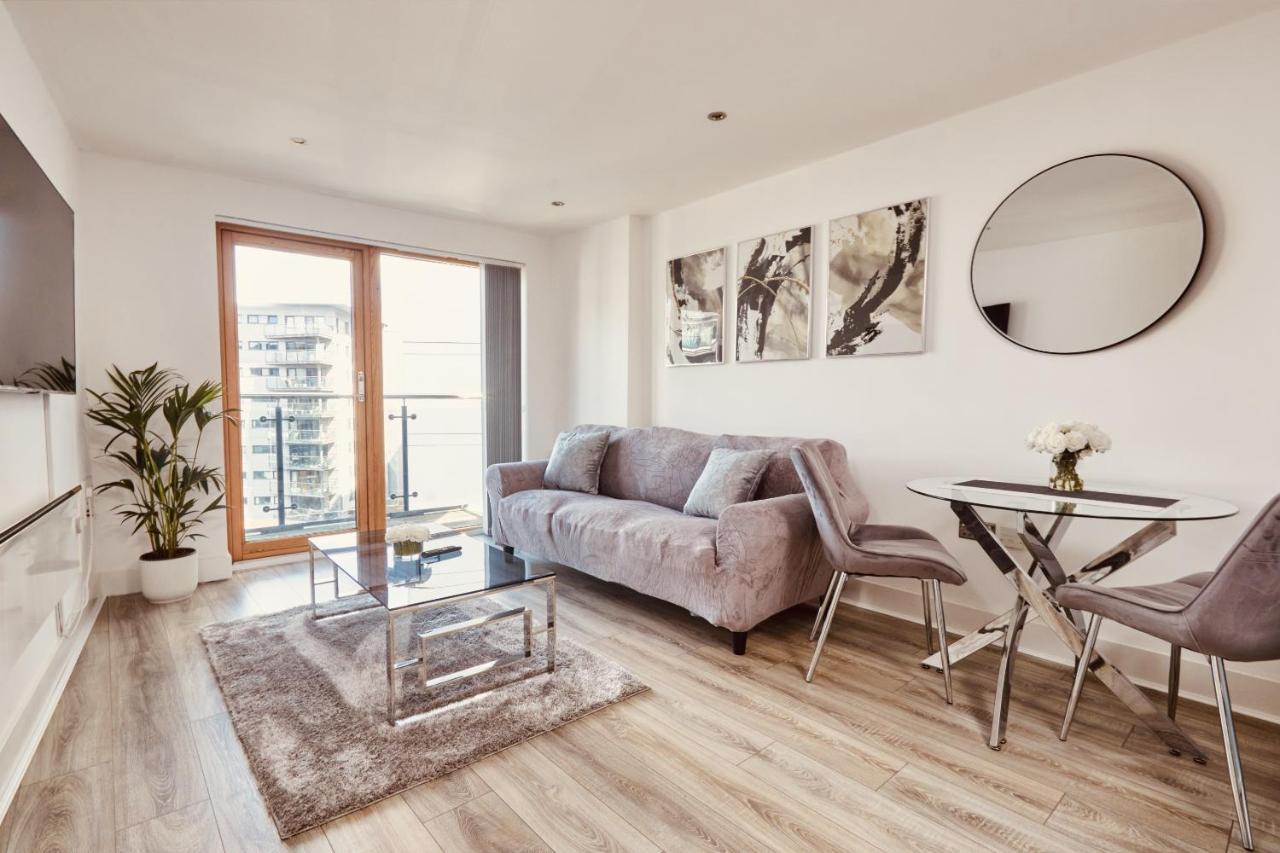 Deluxe River Canal View & Free Secure Parking! 리즈 외부 사진