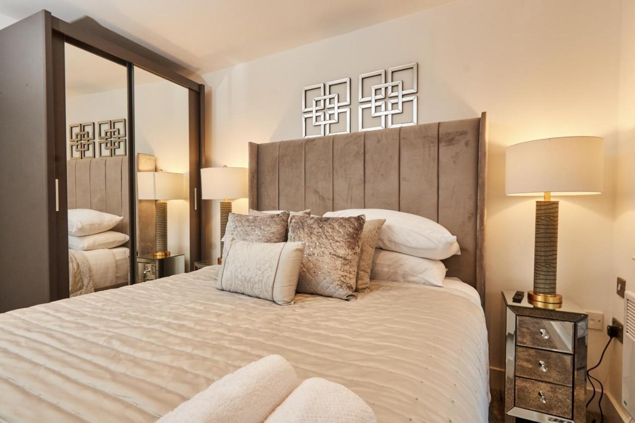 Deluxe River Canal View & Free Secure Parking! 리즈 외부 사진