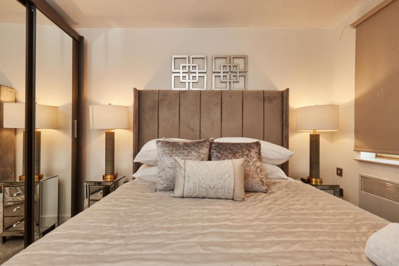Deluxe River Canal View & Free Secure Parking! 리즈 외부 사진