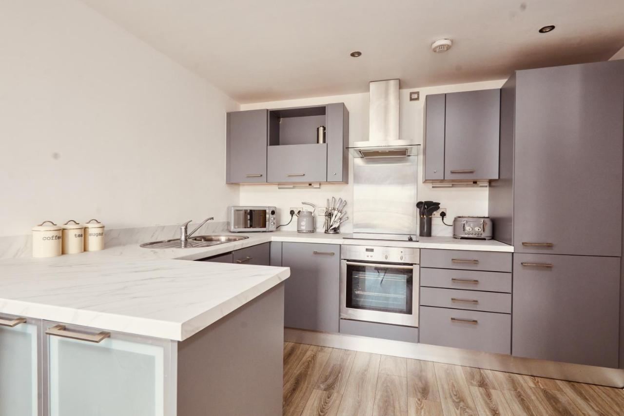 Deluxe River Canal View & Free Secure Parking! 리즈 외부 사진