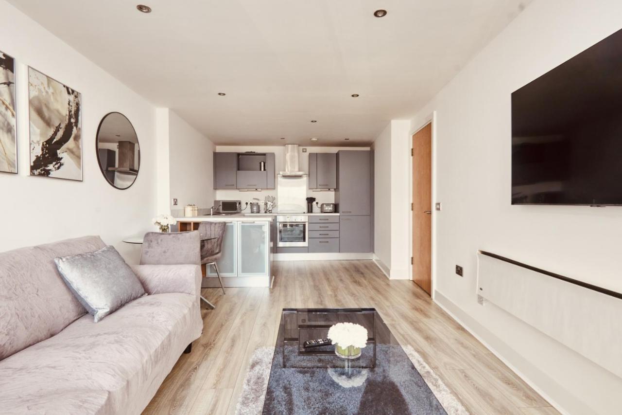 Deluxe River Canal View & Free Secure Parking! 리즈 외부 사진