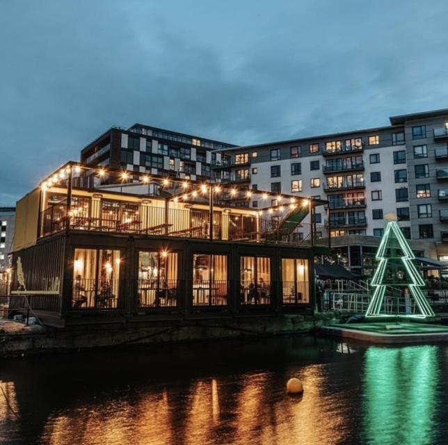 Deluxe River Canal View & Free Secure Parking! 리즈 외부 사진