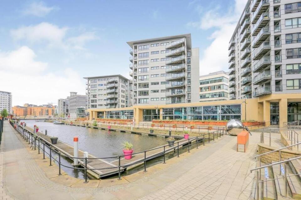 Deluxe River Canal View & Free Secure Parking! 리즈 외부 사진