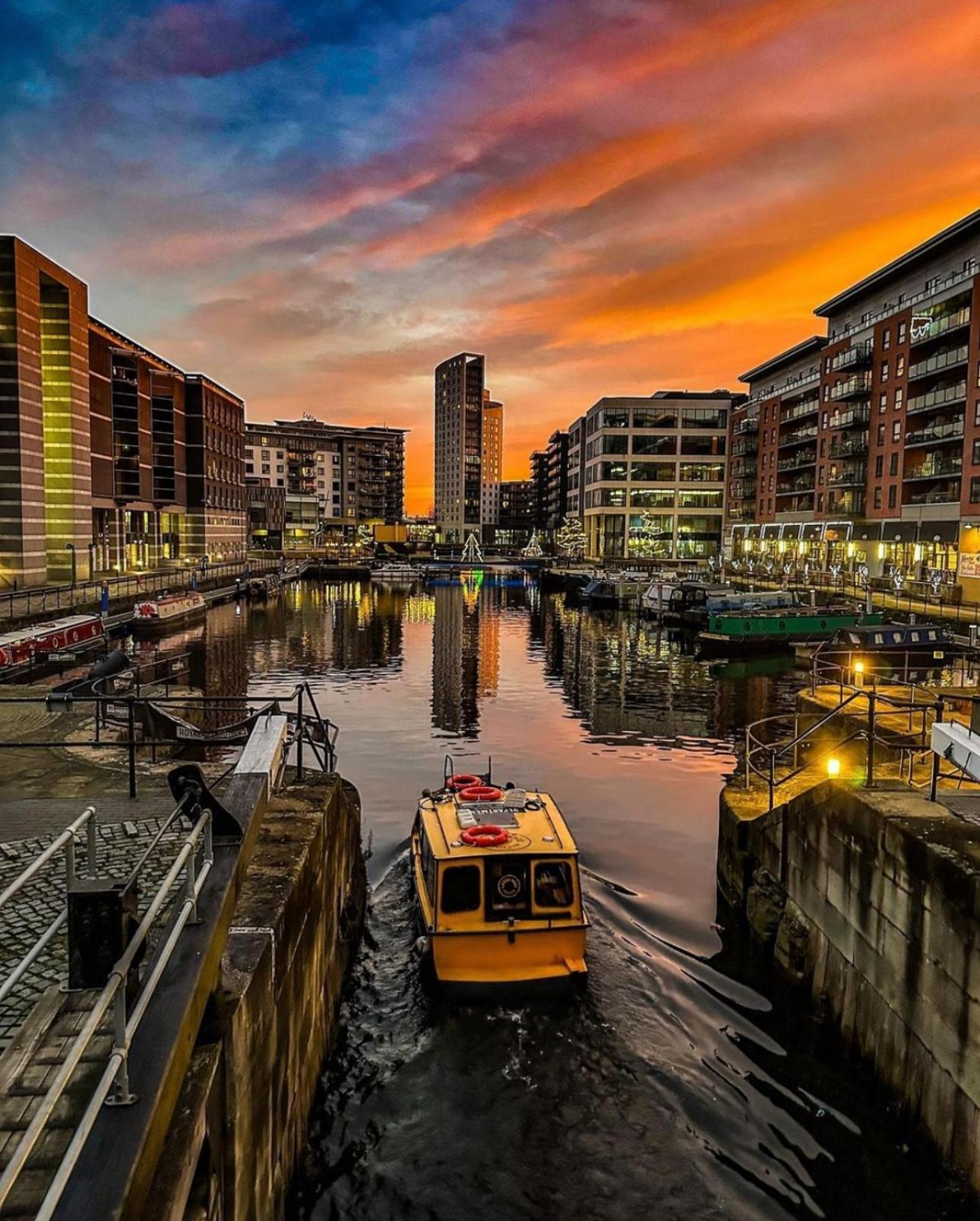 Deluxe River Canal View & Free Secure Parking! 리즈 외부 사진